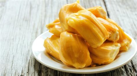 Di luar merah di dalam pahit english translation: Sering Disamakan, Ini 4 Perbedaan Cempedak dan Nangka ...