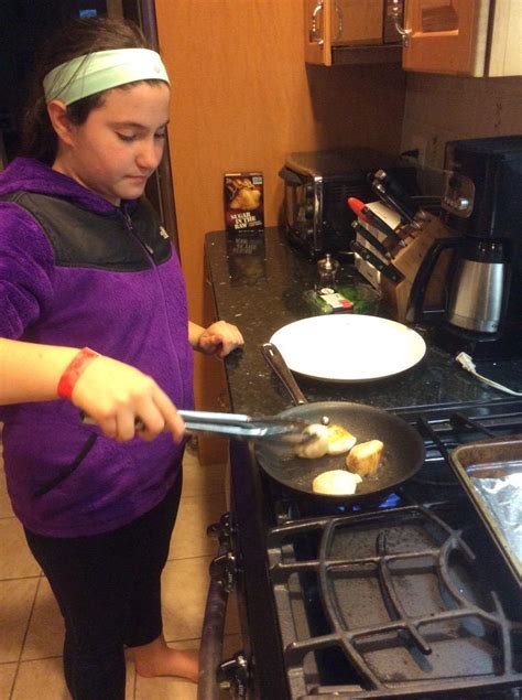 James shows his ideas for fresh food that goes from the veg patch to the plate in minutes. Huntington Public Schools, NY