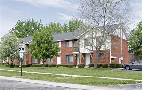 A studio typically consists of one bathroom and a main room that serves as the living room, bedroom and kitchen. Campbell Hill Apartments Apartments - Bowling Green, OH ...