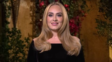 Adele Shows Off Ultra Toned Shoulders In Gorgeous Tuxedo Top Hello