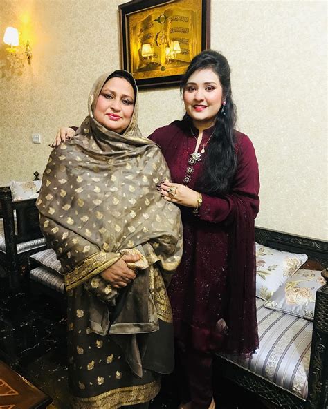 Latest Beautiful Clicks Of Singer Sarah Raza Khan With Her Mother