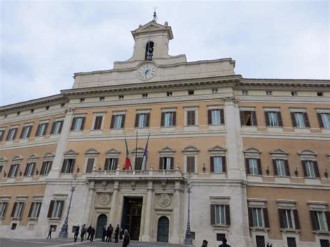 It has one of the most elegant and striking baroque facades in rome and a. Palazzo di Montecitorio - Sede della Camera dei Deputati ...
