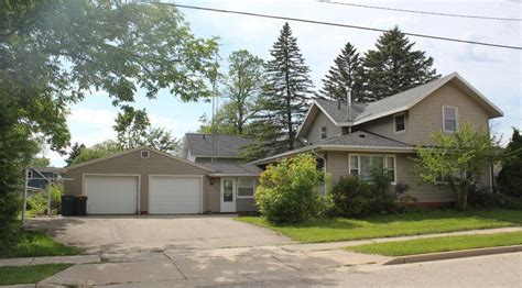 190 E Oak Grove St Juneau Wi 53039 Mls 1691846 Redfin