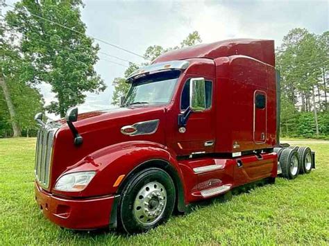 Peterbilt 579 2017 Sleeper Semi Trucks