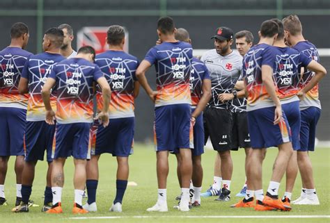 Bruno gomes recebeu o segundo. Saiba qual o próximo jogo do Vasco após a vitória sobre o ...