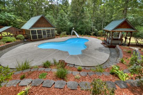 Blue Sky Cabin Rental: Mountain Pooladise