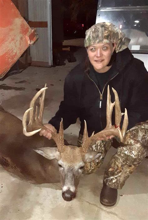 Ohio Hunter Tags A New Womens State Record Crossbow Buck Outdoor Life