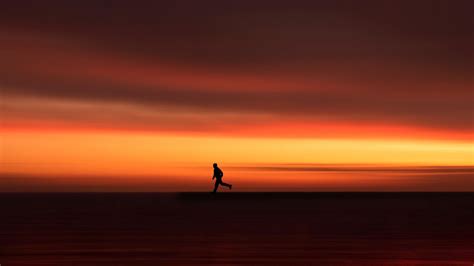 Wallpaper Silhouette Horizon Running Twilight Sunset Red Hd
