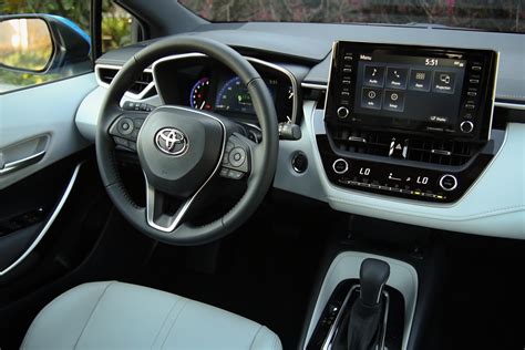 The 2019 toyota corolla earns a gold star for its hearty catalog of standard features, which includes an impressive amount of advanced safety features. 2019-Toyota-Corolla-Interior-10 - Toyota Klub Magyarország ...