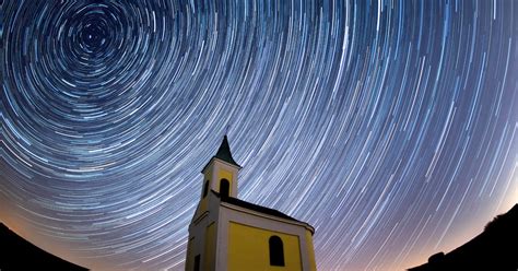 Shooting stars to peak above uk this week. Lyrid Meteor Shower 2021: Where and when to find Lyra ...