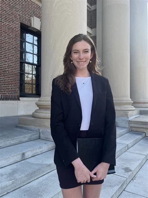 Bella Nesti ’24 – Harvard FAS | Mignone Center for Career Success