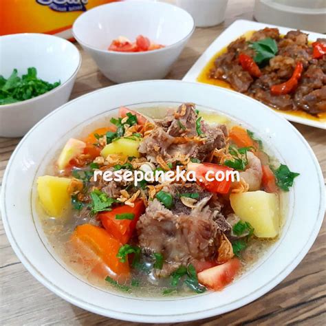 Sop iga merupakan salah satu olahan sup dari banyaknya olahan sup dalam makanan indonesia. Resep dan Cara Memasak SOP TULANG IGA SAPI Enak, Menyegarkan, Mudah, Sederhana, Terbaru dan ...