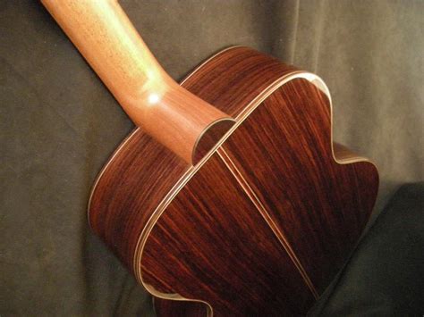 Paramount Guitars Instrument Detail Lakewood J 32 B