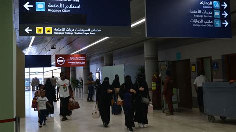 Saudi Arabian Women Finally Allowed To Hold Passports And Travel Independently Cnn