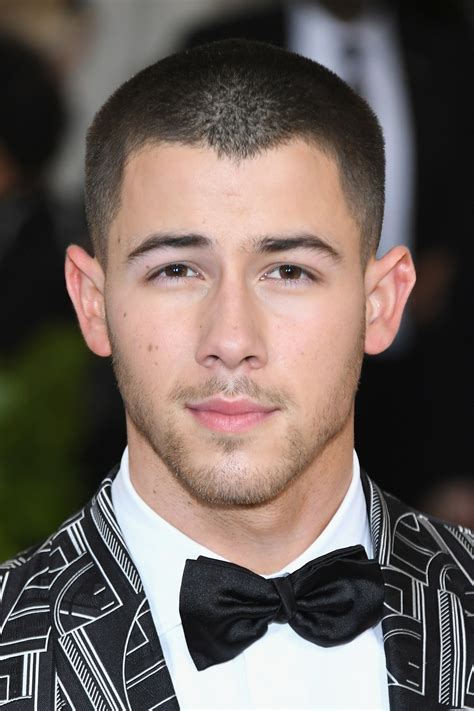 28, born 16 september 1992. Met Gala 2017: All the Facial Hair Grooming You Can Handle ...