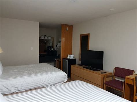 Travelodge By Wyndham Salmon Arm Prices And Motel Reviews British