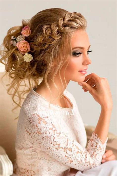 For women in their fifties, it's a must to have an easy yet playful cut to show your personality! 15 Photos Cute Hairstyles for Short Hair for a Wedding