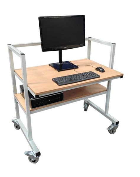 7 Ways Mobile Computer Workstations Improve Warehouse Efficiency