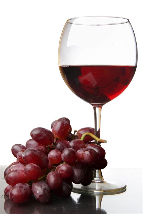Red Wine It May Stain Your Teeth But It Fights Cavities