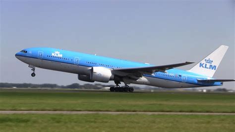 It is the world's largest twinjet and commonly referred to as the triple seven. KLM Boeing 777-200 Takeoff Amsterdam Airport Schiphol ...