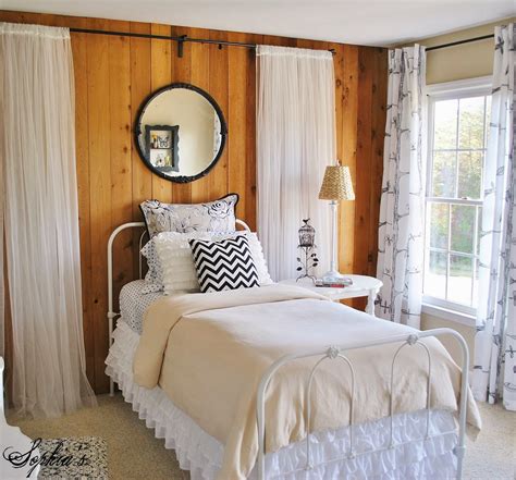 Check spelling or type a new query. Sophia's: Budget Bedroom Makeover for a Rental Home