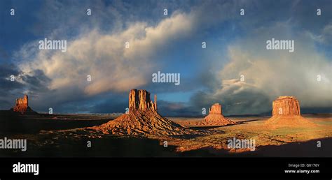 Monument Valley Sky Stock Photo Alamy