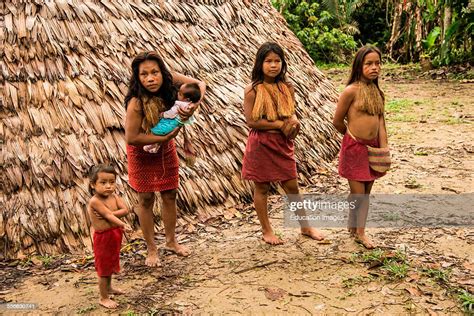 Girls In A Village On The Amazon River Peru ニュース写真 Getty Images