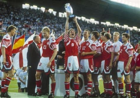 En finale der vil gå over i historiebøgerne, måske mest pga mozambique vandt over tyskland og kom i finalen. 25 år siden: Hva' så - vi er Europamestre! • POV