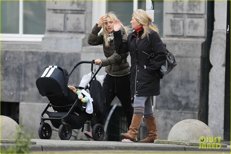 Michael Buble Luisana Lopilato Amsterdam Vacation With Baby Noah