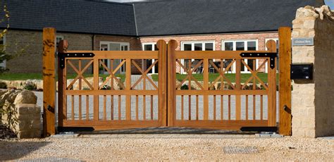 Electric wooden gates from mitech joinery deliver reliability, power and convenient at your driveway gates. Electric Wooden Gates near Olney - H.B. PAYNTER GATES