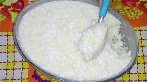 O cuscuz é feito de flocos de milho e tem a consistência parecida com a ele é bastante consumido no nordeste do brasil. CUSCUZ DE TAPIOCA - YouTube