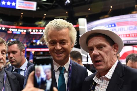 He is a writer and producer, known for fitna (2008), uskomatonta (2008) and dit was. Dankzij Pechtold en Rutte wordt het een makkie voor ...