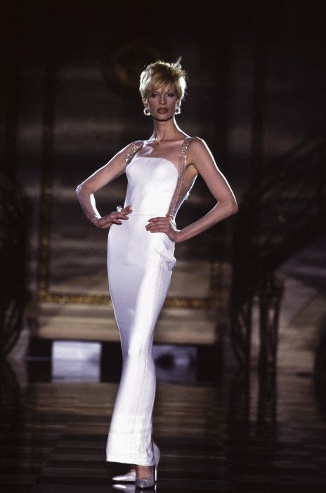 Atelier Verace By Gianni Versace Fall 1995 Paris Fashion Week Haute