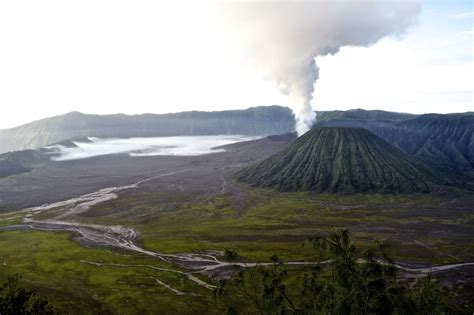 What Type Of Volcano Is Mount Bromo