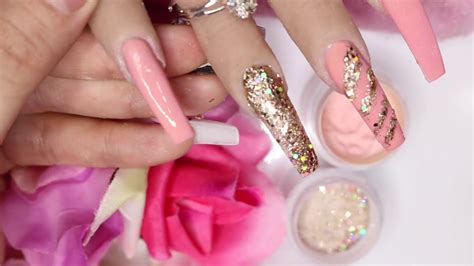 2 pinceles de uñas acrílicos de color rosa dorado con brillo. Uñas Acrílicas en Tonos Coral Y Rose Gold - YouTube