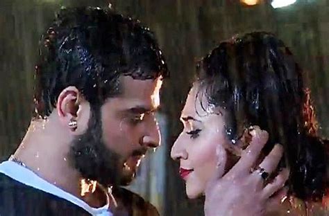 Raman Ishitas Sizzling Rain Romance In Yeh Hai Mohabbatien