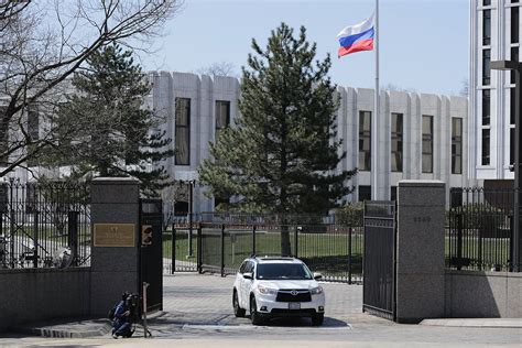 Russia Closes Consulate In Seattle Asks For Tips On Which U S Diplomats To Expel