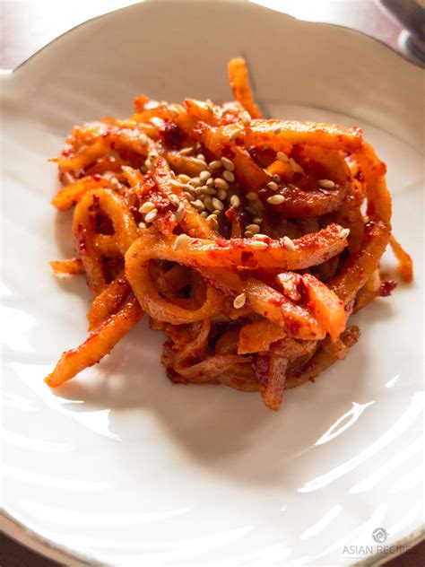 Würziger koreanischer Rettich Kimchi Asiatische Rezepte zu Hause
