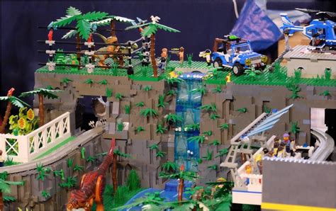 Briquexpo Lego And Lartiste Samsofy Lego Jurassic Park Lego Jurassic