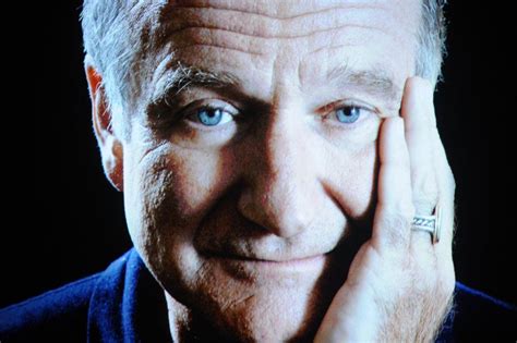 Watch Billy Crystals Moving Tribute To Robin Williams At The Emmys