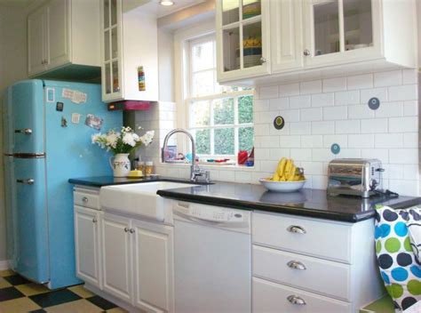 Browse relevant sites & find kitchen design. 20 Elements To Use When Creating A Retro Kitchen