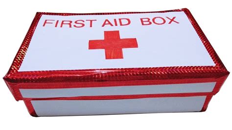 Diy First Aid Kit Box / DIY Dollar Store First Aid Kit