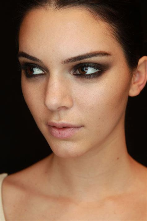20 Times You Wished You Were Kendall Jenner At Fashion Week Kendall Jenner Makeup Jenner