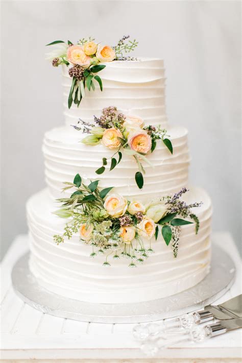 Ruffled Buttercream Cake With Fresh Flowers Fresh Flower Cake