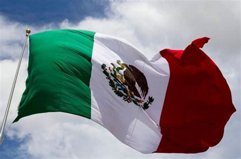 Significado De La Bandera De México Sus Colores Y Escudo