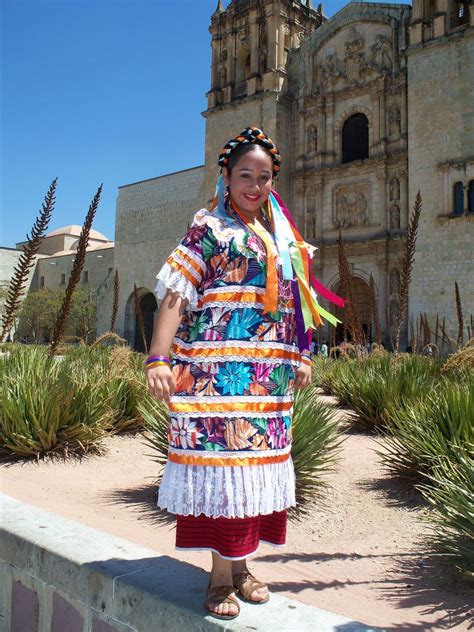 Manos Magicas De Oaxacas Most Interesting Flickr Photos Mexican Fashion Mexican Outfit