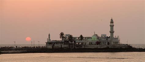 Haji Ali Dargah Mumbai 2024 History Timings Entry Fee Facts