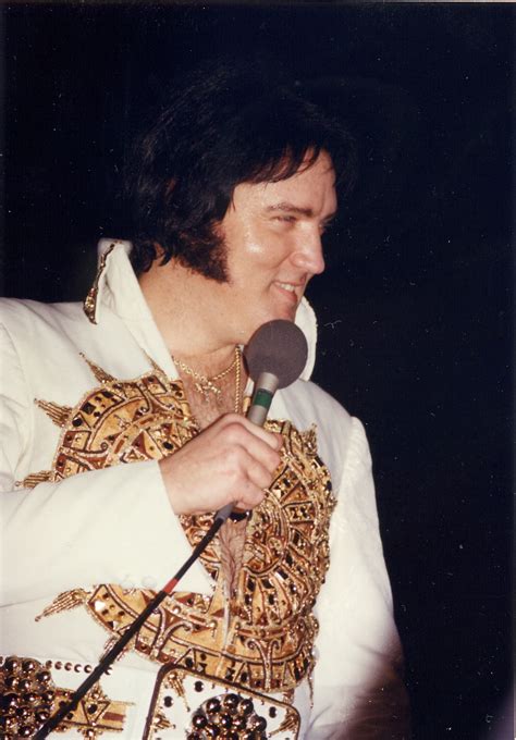 Official page for the king of rock 'n' roll. Fotostory: Elvis Live in Largo/Maryland am 22. Mai 1977 ...