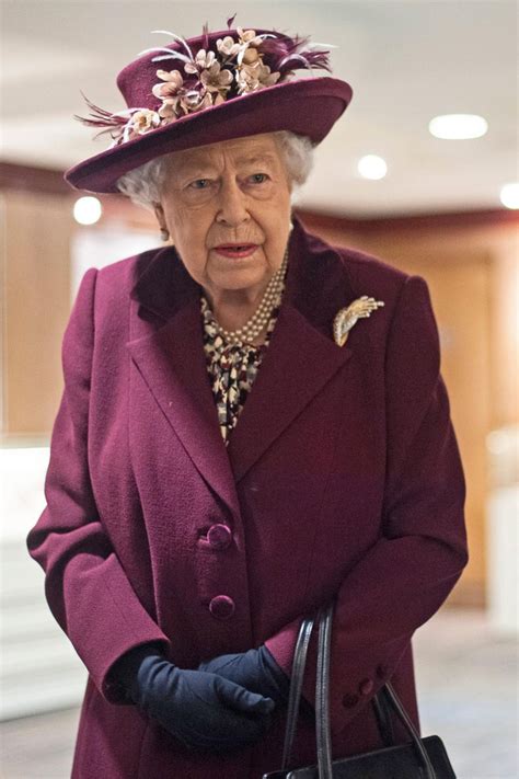 She has reigned since 1952. Queen Elizabeth - Steckbrief, News + Bilder | GALA.de