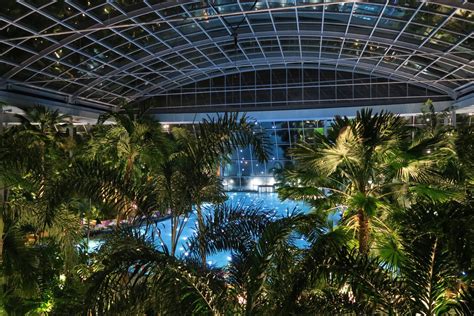 Das erlebnisbad in euskirchen verbindet wohltuendes heilbaden in einem gekonnten stilmix mit paradiesischer atmosphäre. Wellness Paradijs Thermen & Badewelt Euskirchen | byAranka.nl